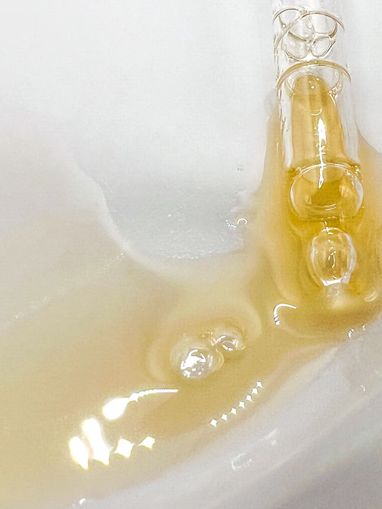 Royal jelly & Vitamin C: Revitalizing Serum